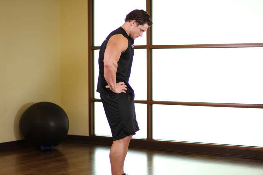 Наклоны таза стоя — кадр 2